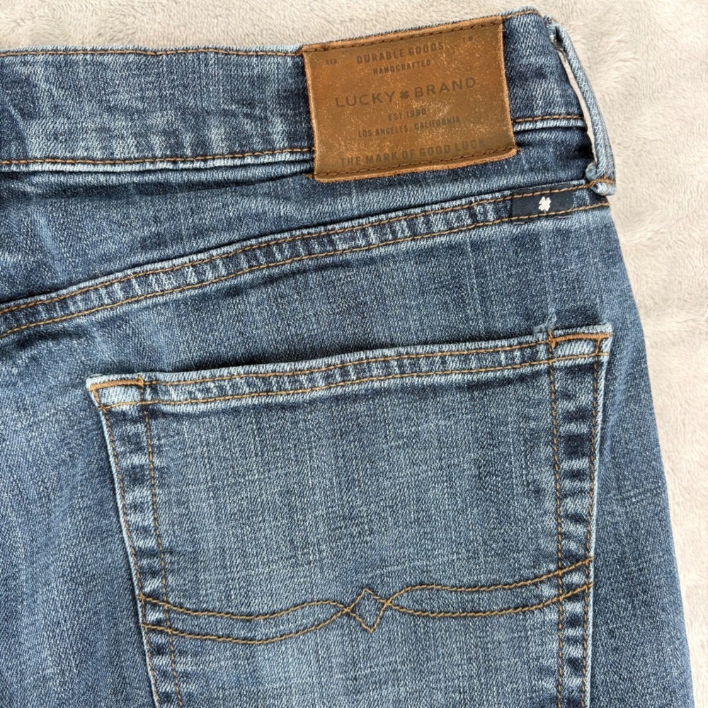 Lucky Brand Jeans Mens 36x32 (Fits 34x30) Blue 221 Straight Classic Medium Wash - Picture 10 of 15